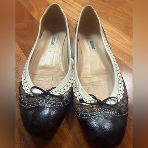 Vintage Moschino Black and Cream Lace Detail Flats